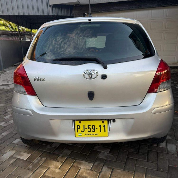 Ricardos Rent a Car- Toyota Vitz grijs Comfort